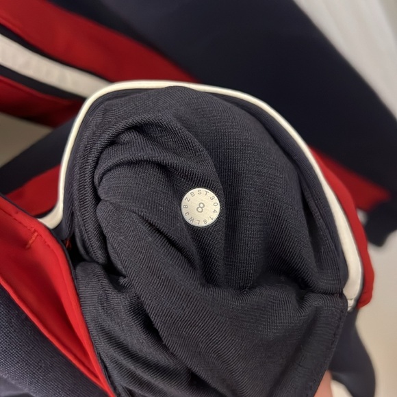 Lululemon Cover Your Tracks Jacket in Midnight Navy in size 8 - Picture 6 of 10